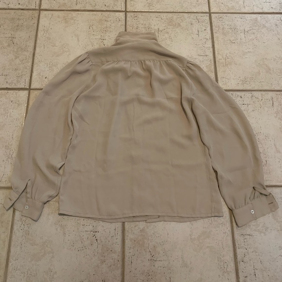 Vtg Mister Leonard by Len Wasser Blouse | Tan/Khaki Puffed Shoulder Button-Up M - Picture 2 of 6
